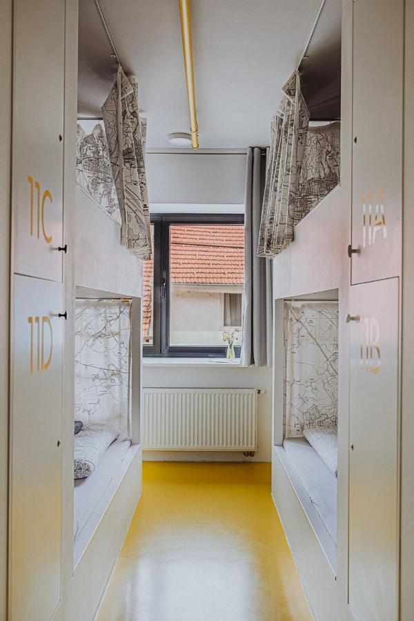 Private Rooms At Hostel63 Zagreb Exterior foto