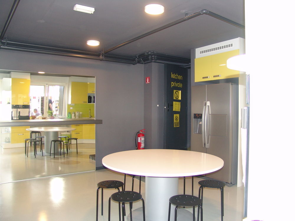 Private Rooms At Hostel63 Zagreb Exterior foto
